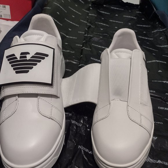 Emporio Armani Sneakers - Picture 2 of 16
